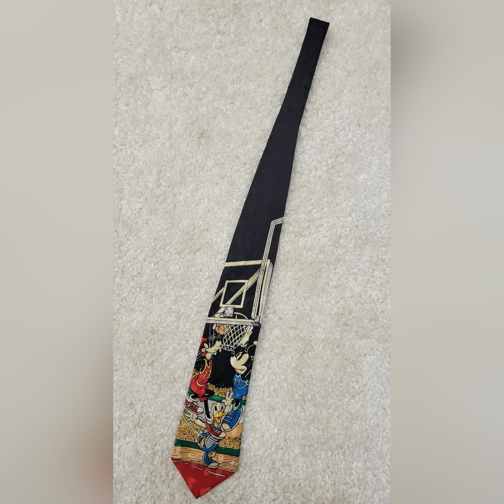 100% silk Disney Mickey Mouse basketball tie